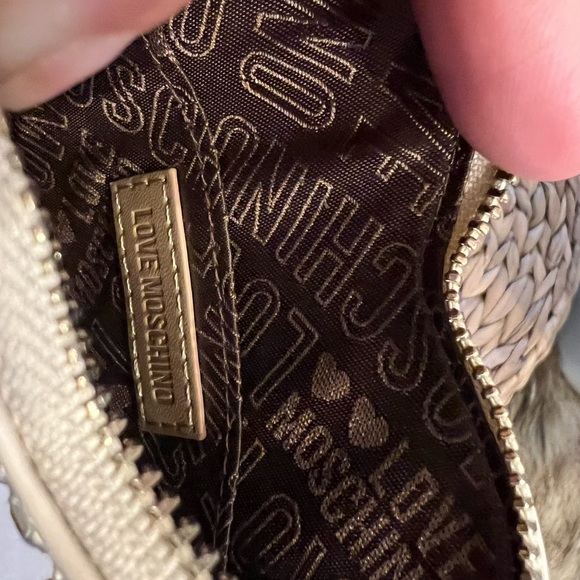 NWT LOVE MOSCHINO BEIGE ❤️ COIN PURSE💋💋 - Picture 3 of 8